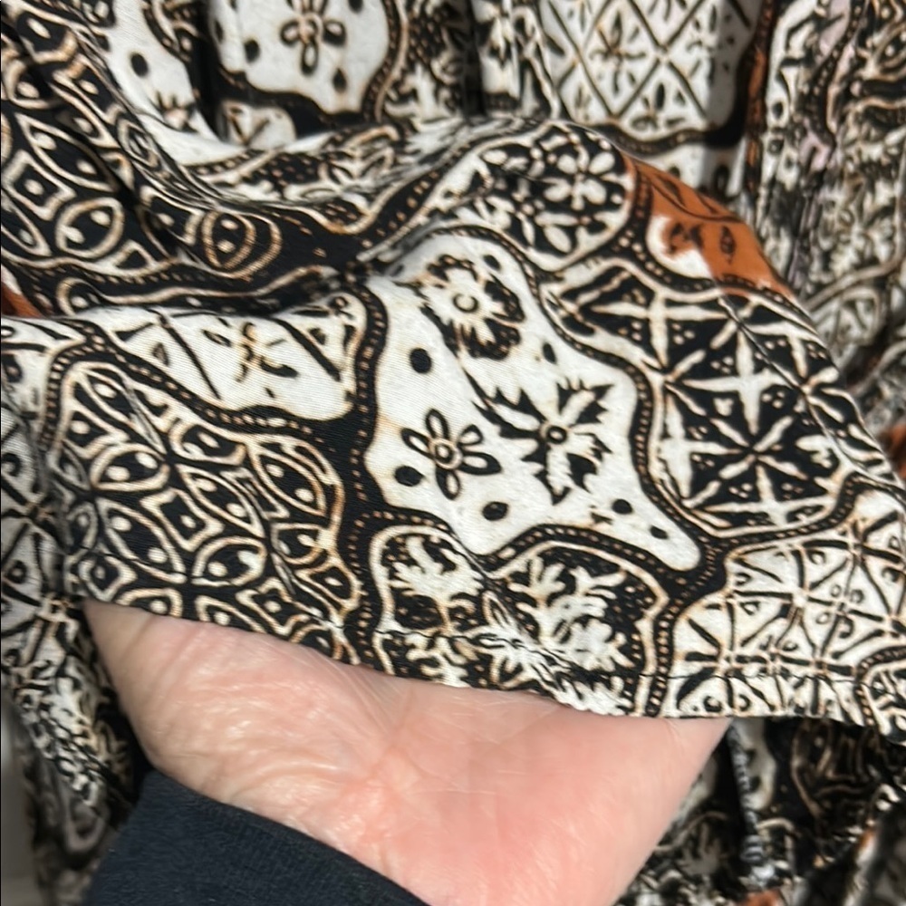 Beautiful Robe - Picture 2 of 6